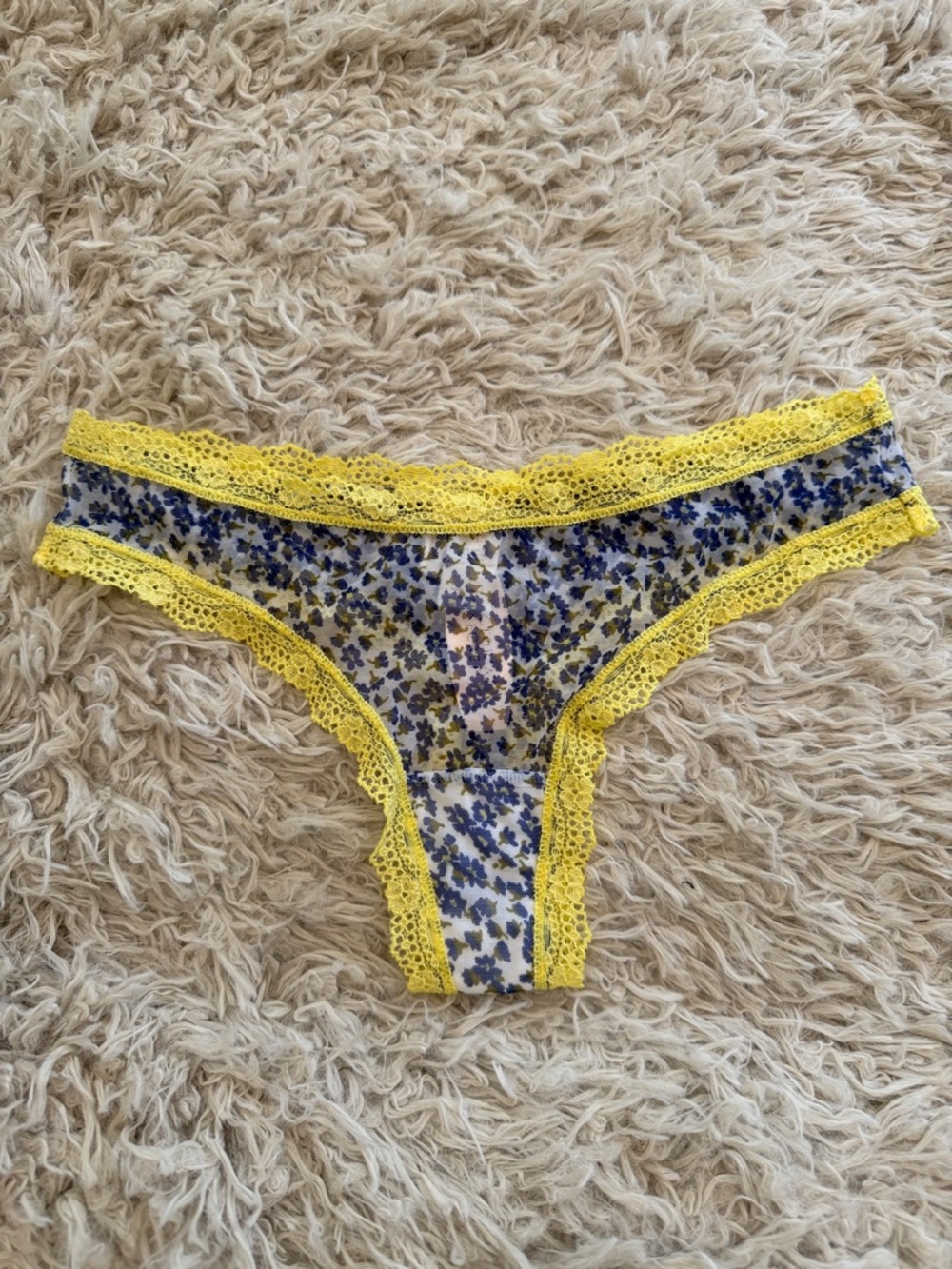 NWT 2009 Victoria’s Secret Mesh Blue Yellow Floral Lace Thong VTG Y2K Small